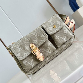 LOUIS VUITTON 루이비통 포쉐트 악세수아 카고 크로스백 M27602 2COLOR