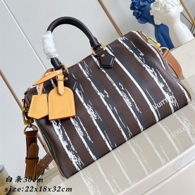 LOUIS VUITTON 루이비통 스피디 P9 반둘리에 30 M13904