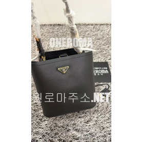 이*숙 고객님 프라다 레더 파니에 백