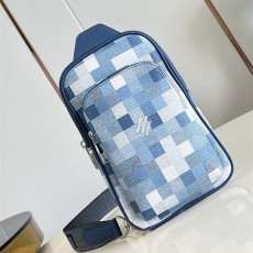 LOUIS VUITTON 루이비통 에비뉴 슬링백 M28589
