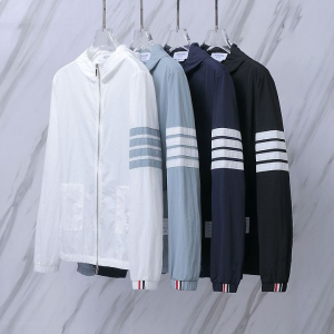 THOM BROWNE 톰브라운 006 사선 나일론 후드 윈드브레이커