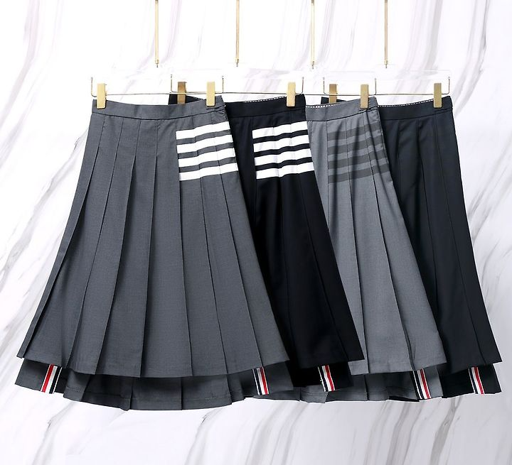 THOM BROWNE 톰브라운 012 우먼 사선 플리츠 스커트