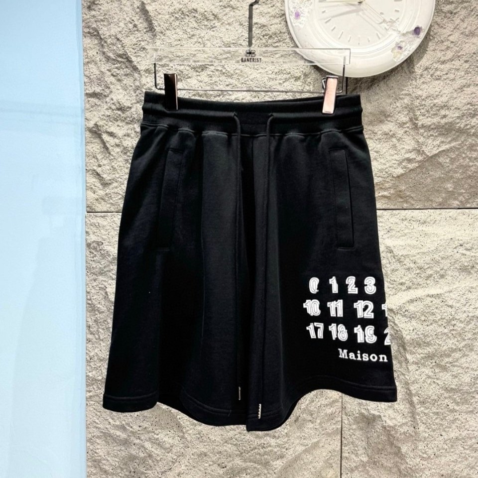 MAISON MARGIELA 메종마르지엘라 레터링 자수패치 하프팬츠  2COLOR