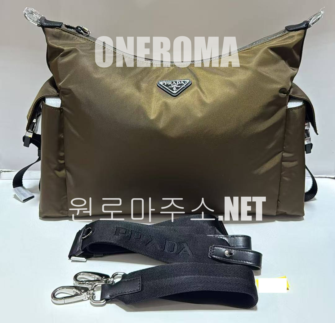 김*규 고객님 프라다 익스플로어 리나일론 백