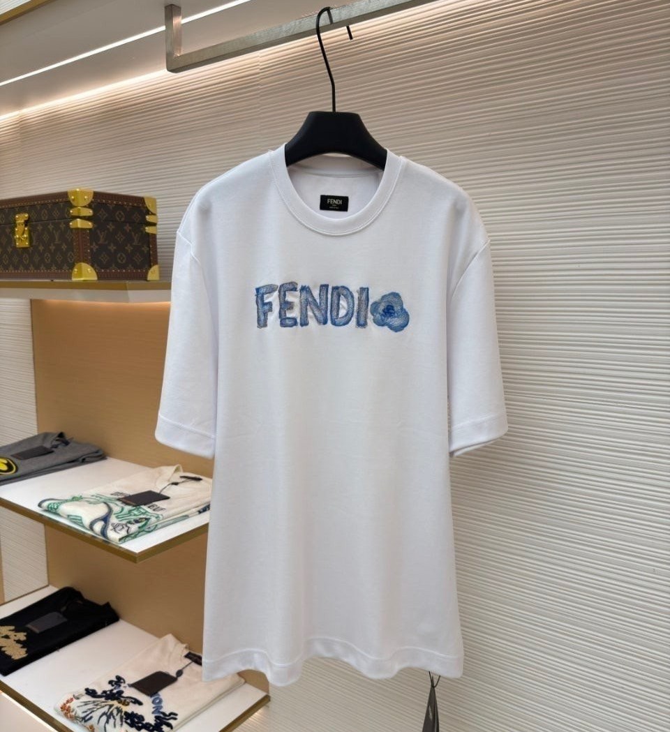 FENDI 펜디 FD01 플라워 로고 티셔츠