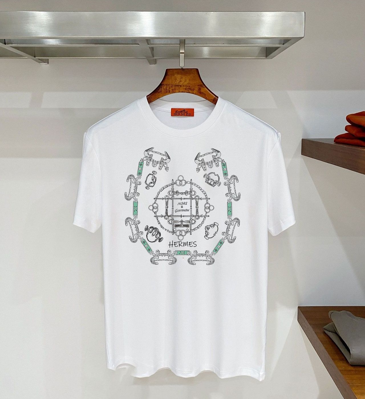 HERMES 에르메스 607056 모르 에 구르메트 마구 엠블럼 반팔 2COLOR