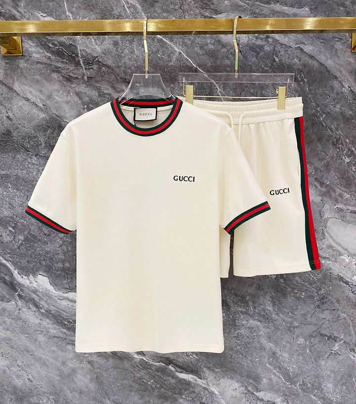 GUCCI 구찌 607119 시그니처 웹 라인 반팔&반바지 세트