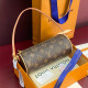 LOUIS VUITTON 루이비통 포쉐트 빠삐용 숄더백 M25703