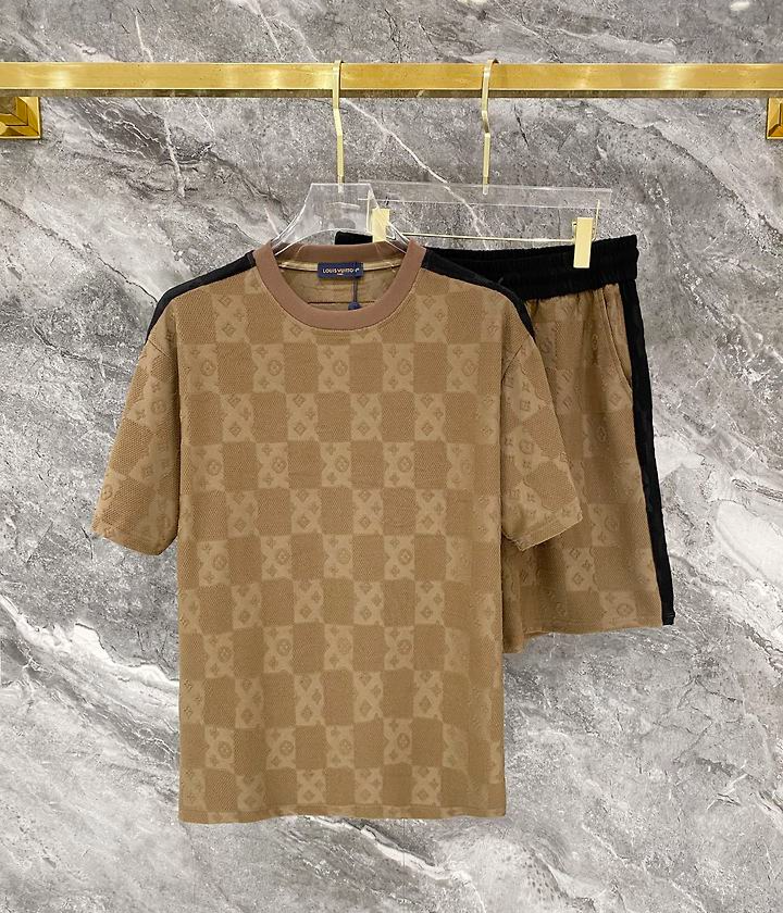 LOUIS VUITTON 루이비통 607120 다미에 모노그램 엠보 자수 반팔&반바지 세트