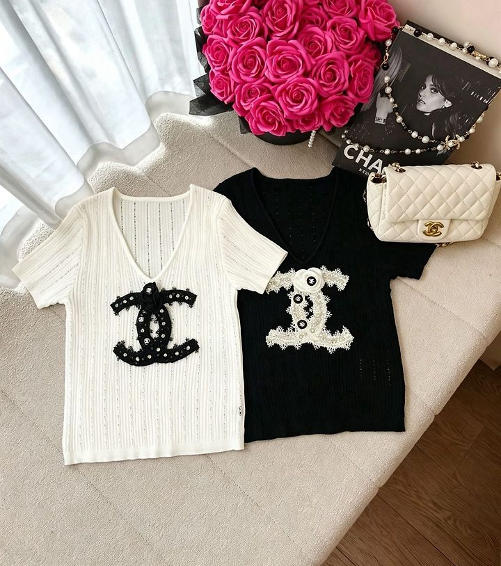 CHANEL 샤넬 1070 카멜리아 CC 자수 로고 니트 반팔 2COLOR
