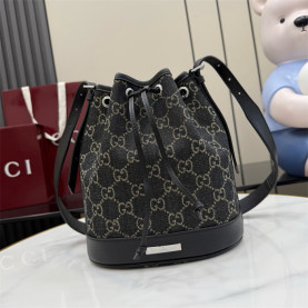 GUCCI 구찌 플라크 스몰 버킷백 875237