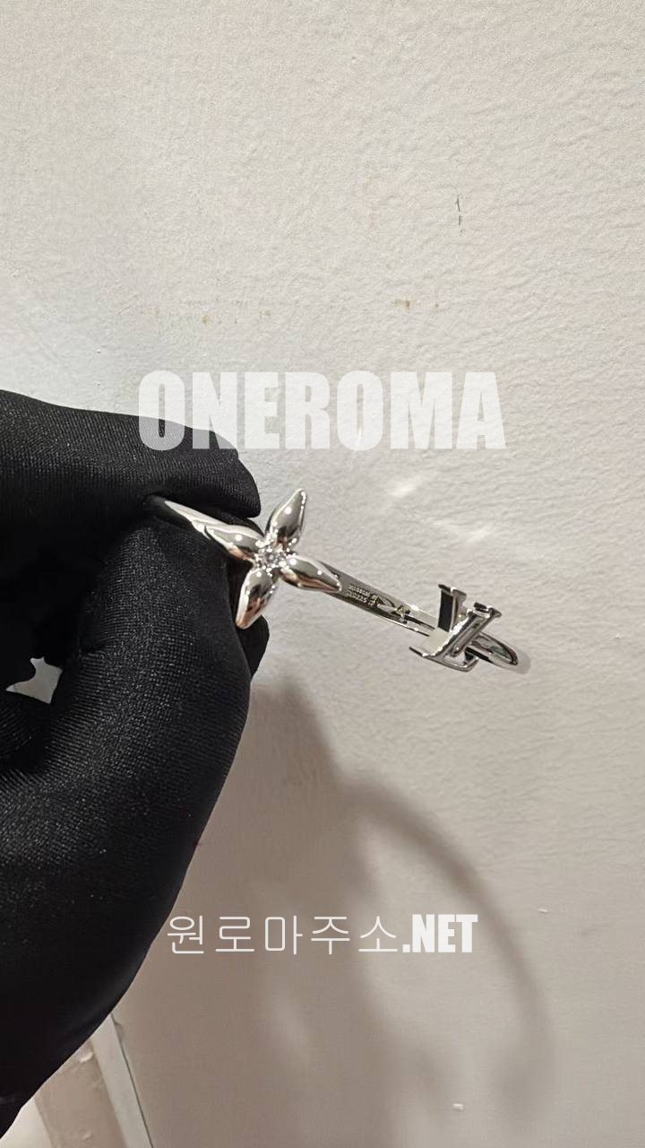 김*혜 고객님 루이비통 루이제트 시그니처 팔찌