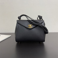 CHANEL 샤넬 플랩 숄더백 AS31044